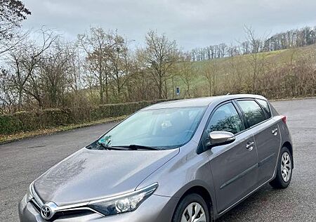 Toyota Auris 1,33-l-Dual-VVT-i -