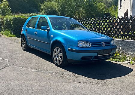 VW Golf Volkswagen IV 1.6 lim Ocean / AHK / KLIMA / 5TÜR