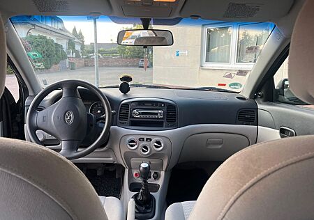 Hyundai Accent Hyndai Schwarz