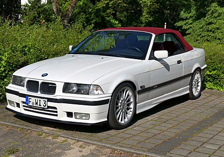 BMW 320i Cabrio M-Paket ab Werk, Verdeck neu