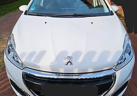 Peugeot 208 aus 2. Hand, Top gepflegt und unfallfrei