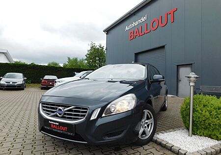 Volvo V60 Kombi Basis*Automatik*Euro-5*Leder*
