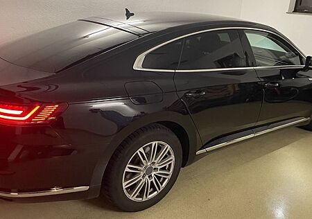 VW Arteon Volkswagen 2.0 TDI SCR DSG Elegance