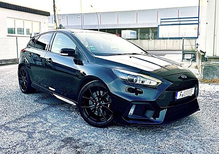 Ford Focus RS Allrad performance all black Recaro