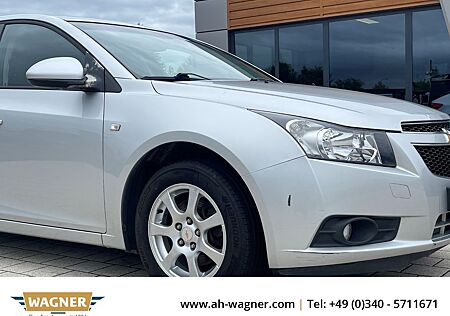 Chevrolet Cruze Hatchback LT 1.7D Klimaanlage Tüv 06/2026