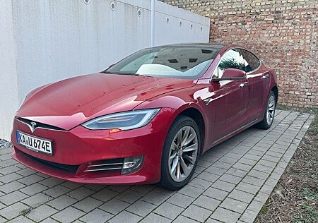 Tesla Model S 75 D , Garantie auf Batterie und Motoren