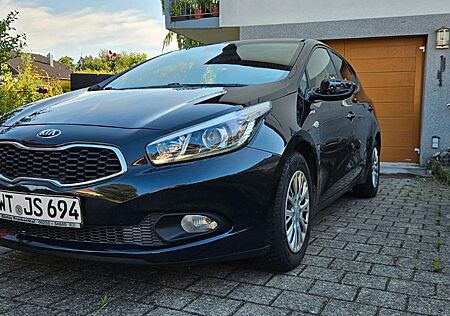 Kia Cee'd / Ceed 1.4 CVVT Attract Attract