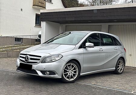 Mercedes-Benz B 180 180 CDI BlueEffiency Sportpaket Leder/Navi/PDC