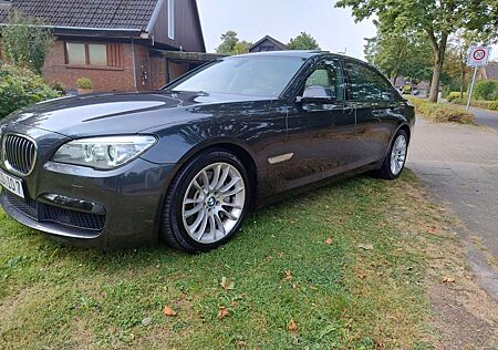 BMW 750Li -