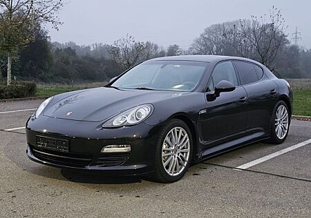 Porsche Panamera 4S