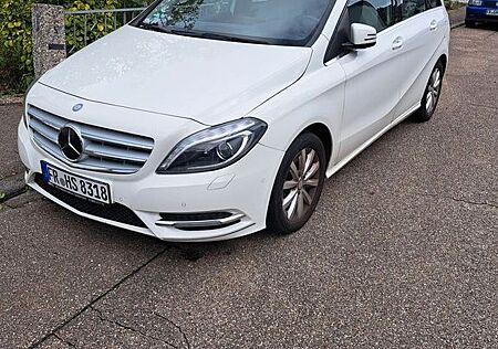 Mercedes-Benz B 220 gebraucht kaufen Mercedes-Benz B 220 4MATIC DCT -