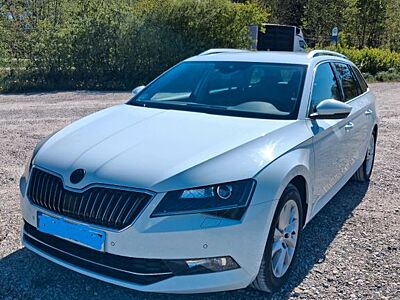Skoda Superb 2.0 TDI 150PS DSG Style Combi Style