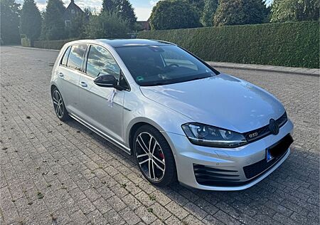 VW Golf Volkswagen Golf7 GTD **DSG**Sport&Sound