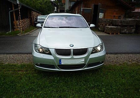 BMW 330xi -