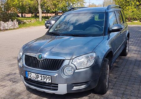 Skoda Yeti 1.2 TSI mit Glasschdach & Anhängkupplg