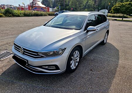 VW Passat Variant Volkswagen 2.0 TDI SCR DSG Elegance Vari...