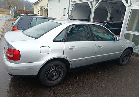 Audi A4 1.6 TÜV NEU