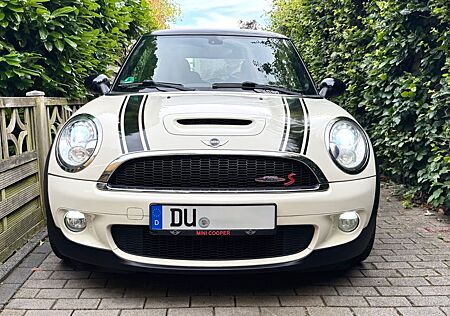 Mini Cooper S JCW Performance Leder Wartung TÜV NEU!
