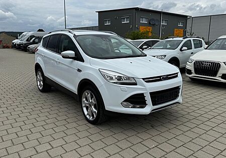 Ford Kuga Titanium 4WD AUTOMATIK/PANORAMA/AHK