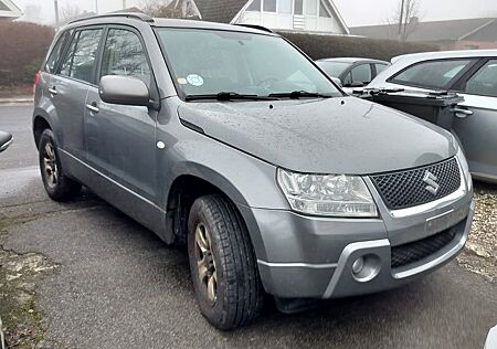 Suzuki Grand Vitara 2.0 Comfort 4x4 klima