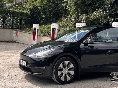 Tesla Model Y RWD Long Range Dual