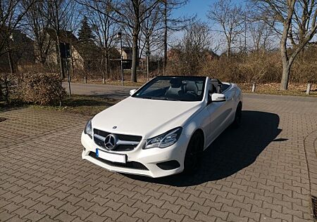 Mercedes-Benz E 200 Cabrio Aut. Designo Lack Leder LED Navi AirScarf