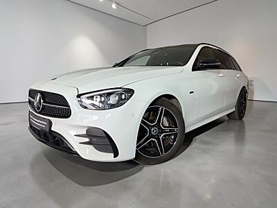 Mercedes-Benz E 300| 4Matic| LED| Kamera| Pano| AMG Line