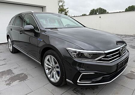 VW Passat Variant Volkswagen GTE *R-LINE*MATRIX*KAMERA*PDC*AHK