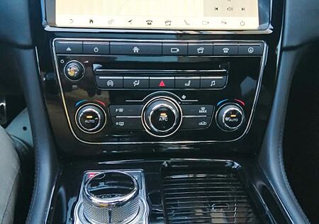 Jaguar XJ R-Sport 3.0 V6 Kompressor AWD R-Sport