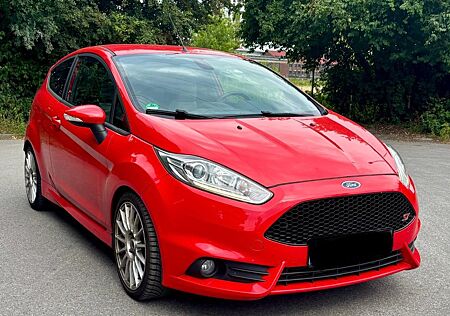 Ford Fiesta 1,6 EcoBoost ST Allwetterreifen Neu