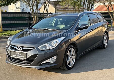 Hyundai i40 / Automatik/Keyless/R.kamera/Leder/Led