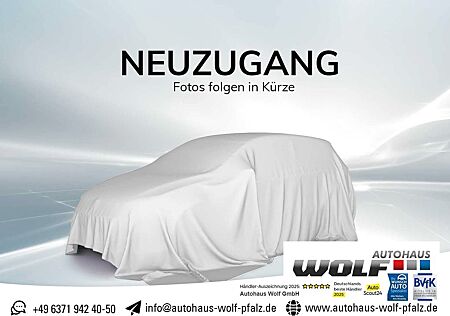VW Golf Volkswagen 1.5TSI R-Line Highline Light Assist~LED~Nav