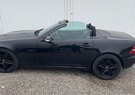 Mercedes-Benz SLK 200 SLK200 Kompr 255/35/18" schwarz a+i Leder TÜVneu