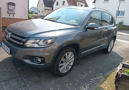VW Tiguan Volkswagen 2.0 TSI DSG 4MOTION Sport & Style Spo...