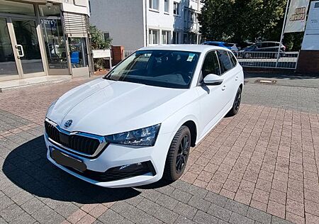 Skoda Scala 1.5 TSI Ambition von privat und gepflegt