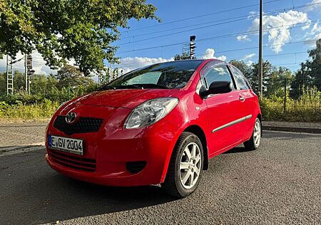 Toyota Yaris 1,0l/Allwetter/Alufelgen/Einwandfrei