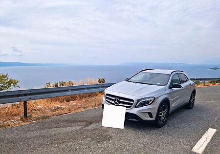 Mercedes-Benz GLA 220 CDI 4MATIC DCT -