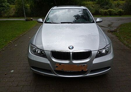 BMW 320i