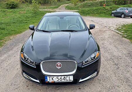 Jaguar XF 3.0 L V6 Kompressor AWD -
