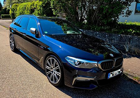 BMW 530d xDrive Touring - M-Paket - Scheckheftgepfl.