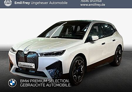BMW iX xDrive40, Sportpaket, AHK, Panoramadach