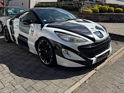 Peugeot RCZ 1.6 200 THP Haarriss im Block
