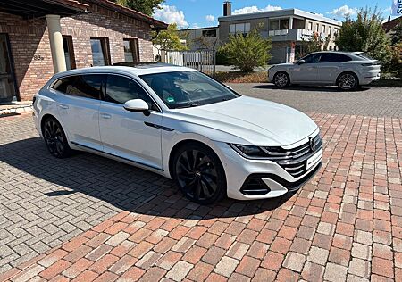 VW Arteon Volkswagen Shooting Brake R-Line 4Motion+Panorama+
