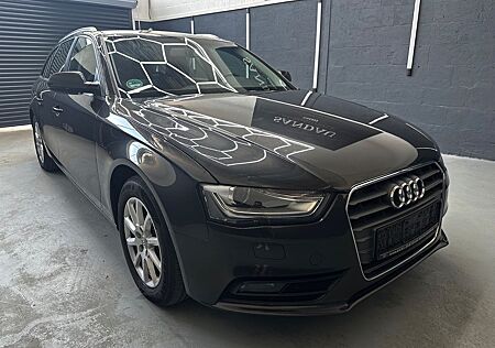 Audi A4 Avant Attraction LED NAVI 8fach