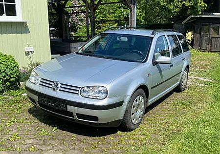 VW Golf Volkswagen 1.9TDI 74kW tiptronic Trendline Variant...