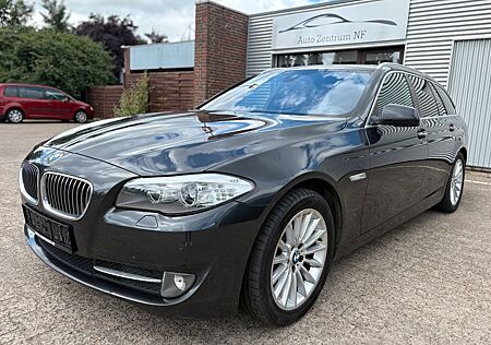 BMW 530d xDrive Touring LEDER*PANO*AHK*SOFTCLOSE