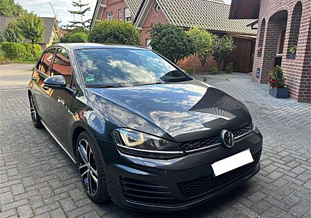 VW Golf Volkswagen VII GTD - DSG,XENON,NAV,TEMPO,KLIMA,STANDH