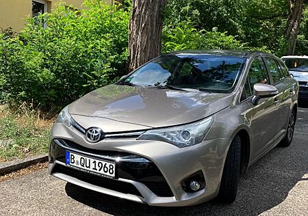 Toyota Avensis 1,6-l-D-4D Edition-S Touring Sports ...