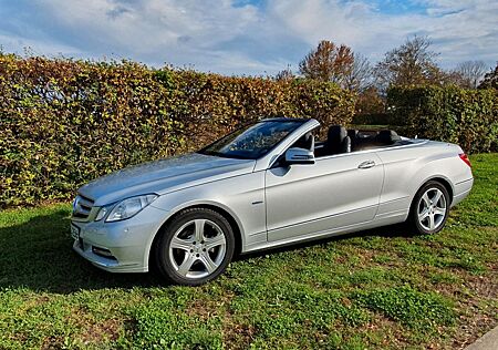 Mercedes-Benz E 200 Cabriolet BlueEFF. AVANTGARDE, Kamera ..