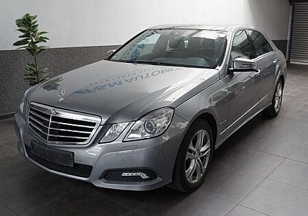 Mercedes-Benz E 500 AVANTGARDE Leder Navi Panorama PDC Voll